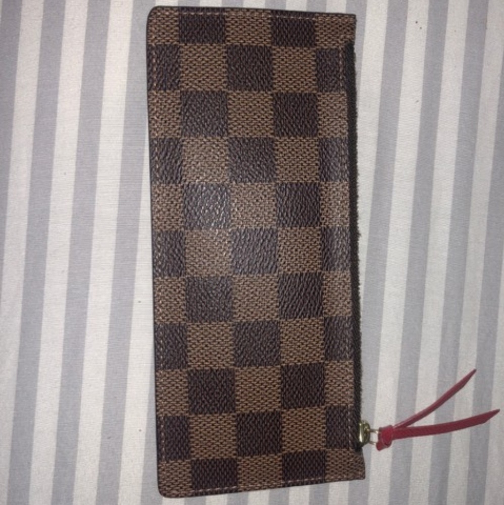 Louis vuitton change wallet authentic